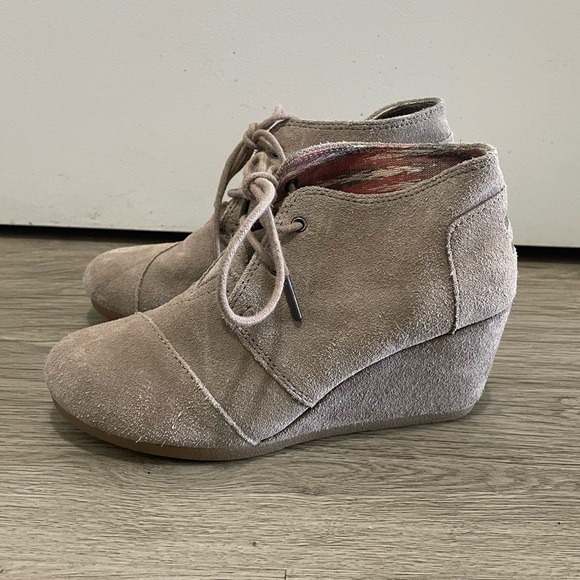 Tom’s leather wedge booties - Picture 1 of 6